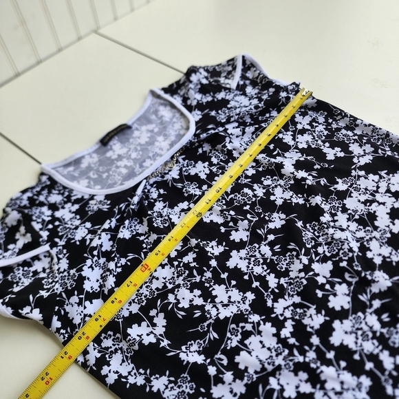 Adrienne Vittadini Black White Floral Sleeve Top Shirt Flare Short Sleeve Sz L - Picture 7 of 11